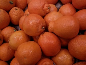 Oranges are rich in flavonoids and antioxidants. They're great for promoting heart health!