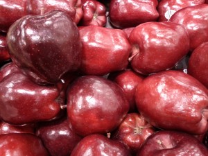 Red delicious apples, crisp and juicy are great for this recipe! Choose your favorite apple!