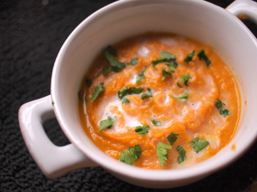 Soup go. Ирландский суп. Суп go-go. Soup to go. Морковный суп с творожным сыром фото.